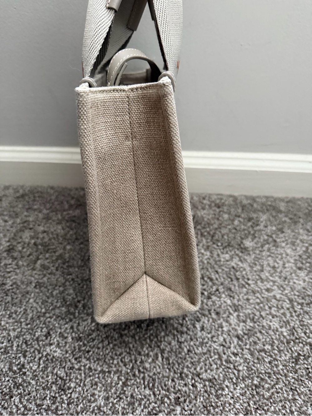 Chloé Small Woody Tote in Vintage Khaki - Picture 8 of 16
